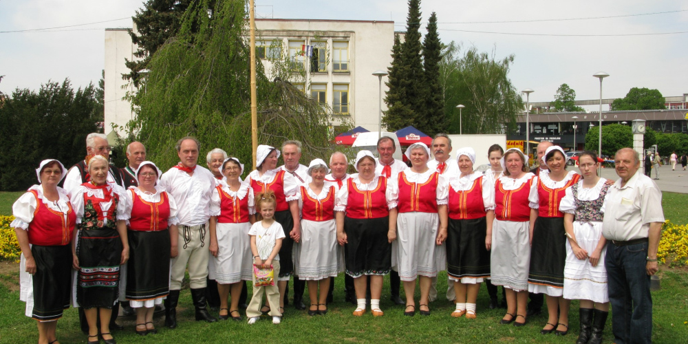 Setkání na zámku pomáhá handicapované Emě