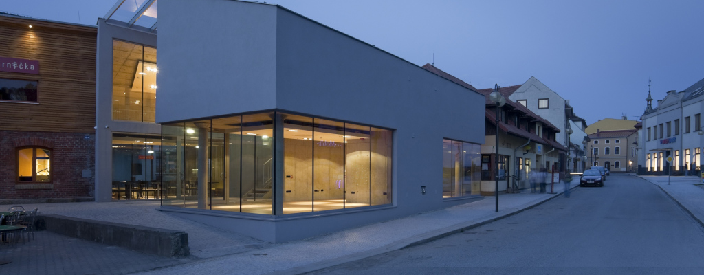 Architektonická výstava Kamila Mrvy představí průřez tvorbou jeho ateliéru