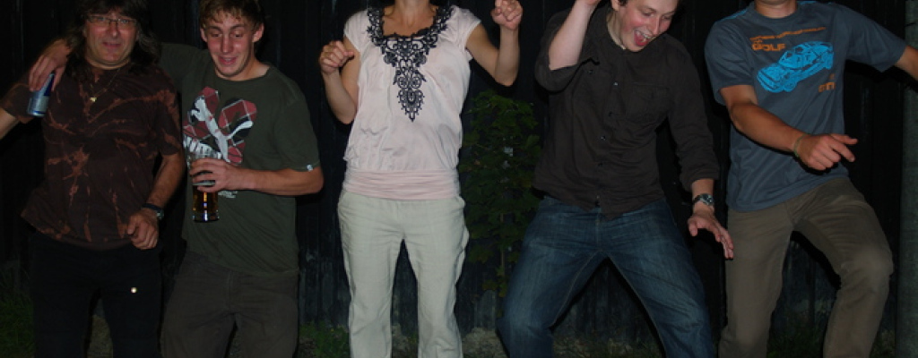 M-klub zve na Emergency Exit a Koně a prase