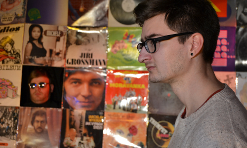 Fred Madison: Nenápadný muzikant z promítací kabiny